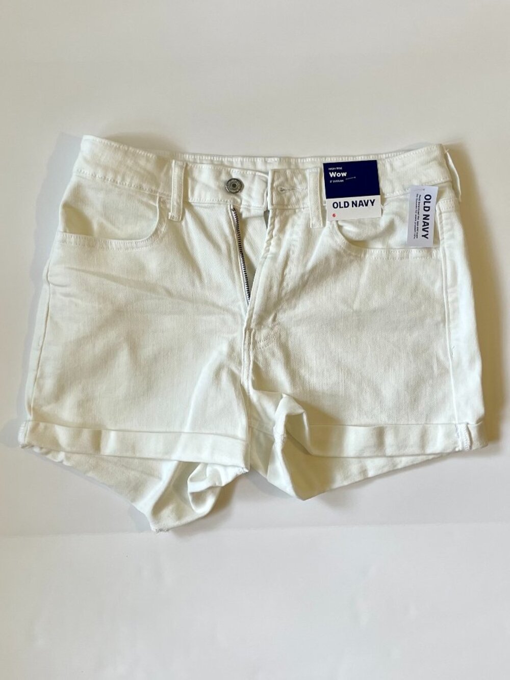 Old Navy white denim high-rise shorts size 6 *new with tags*